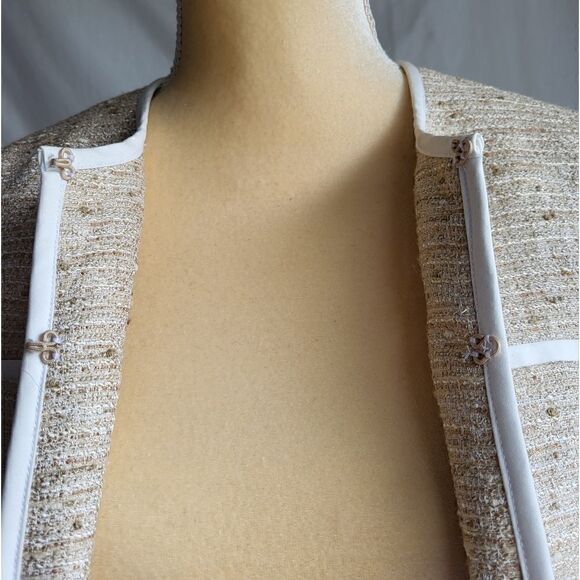 Magaschoni Beige Tweed Full or Crop Blazer, White Trim Size Small - Picture 7 of 15